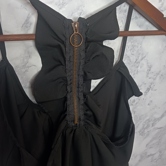 Prototype Cami Top Women Size M Neutral Black Ruffle Sleeveless Relaxes Fit - Picture 5 of 7